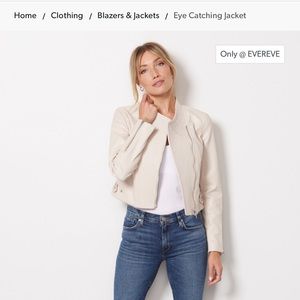 Leather jacket. Color bone